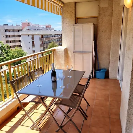 Apartament Modern With Pool